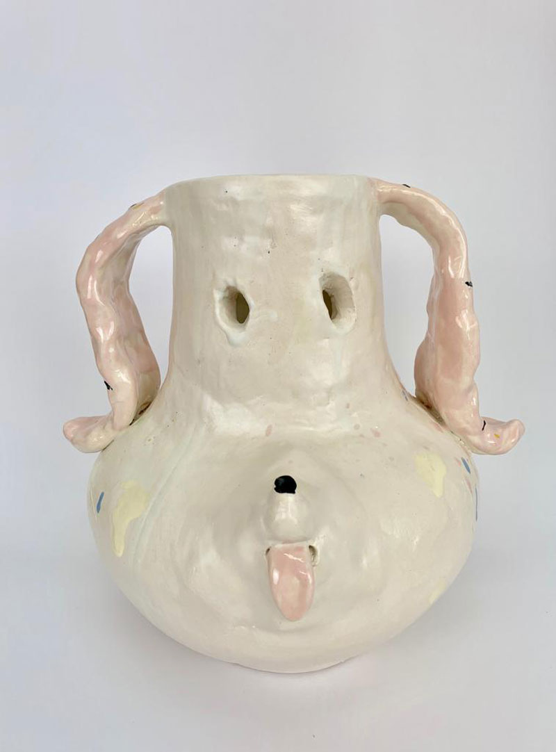 Lusesita, Untitled, 2019, vaso in ceramica, h 30x33x35 cm