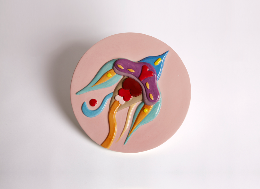 Fulvia Mendini, Space Orchid (pink), 2022, ceramica smaltata a mano, diam 30 cm h 1,5 cm